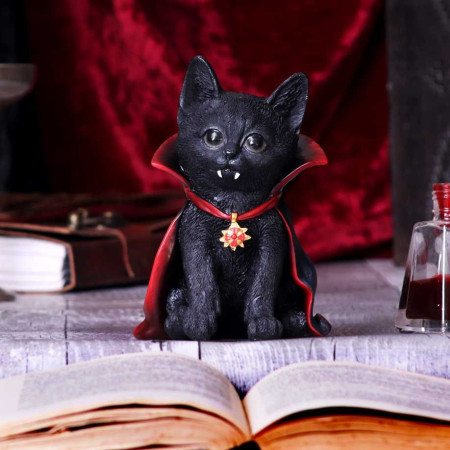 Gattino Catula conte dracula by Nemesis Now